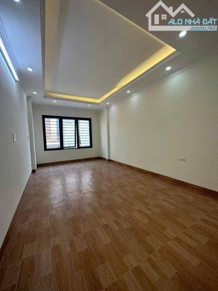 Bán nhà LÔ GÓC Lai Xá, Kim Chung, Hoài Đức. Ngõ thông tứ tung, ô tô, kinh doanh. 38m2, 4 - 3