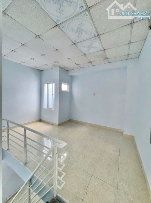 BAN NHÀ CẤP 4 GÁC ĐÚC ĐƯỜNG TRẦN THỊ XANH GẦN BỆNH VIỆN DĨ AN BÌnh Dương - 3
