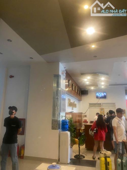Bán Khách Sạn Phố Tây Sầm Uất tp Huế - 3