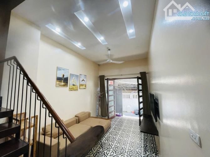 BÁN NHÀ TRUNG TÂM TỨ LIÊN, NHÀ ĐẸP Ở NGAY - VÀI BƯỚC LÊN OTO - 40M2 - NHỈNH 8 TỶ - 3