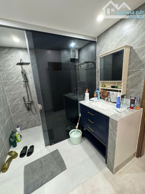 Bán nhà Phố Tạ Quang Bửu - 80m2 x 2 nhà 4 Tầng - 2 mặt ngõ - ÔTÔ ĐỖ CỬA VÀO NHÀ - 3