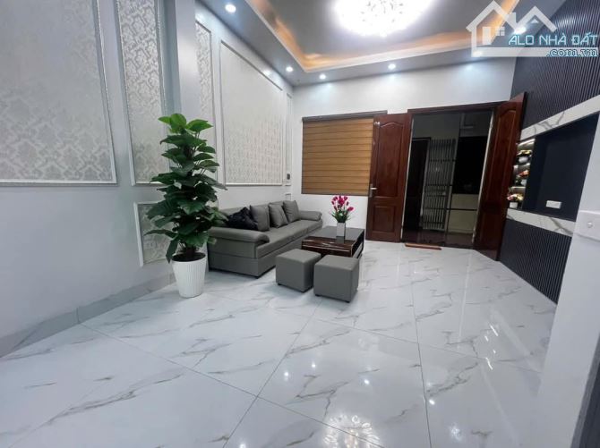 BÁN NHÀ TRẦN THÁI TÔNG GẦN PHỐ FULL NỘI THẤT GIÁ TỐT - 3