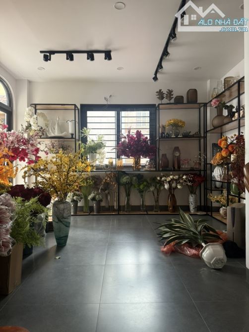 Bán Nhà Đại La Nhà Đẹp,Ngõ Nông,10 Bước Ra Mặt Phố,2m2,7tỷ799 - 3