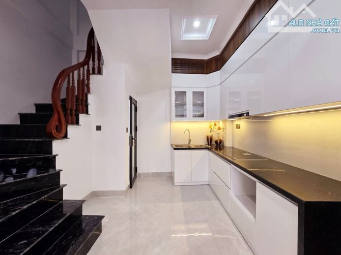 Nhà đẹp full nội thất mới ngõ 235 Yên Hoà, gần Phố, phân lô, ngõ thoáng. Giá 7.95 tỷ - 3