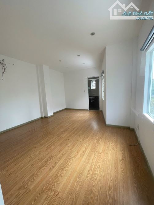 NHÀ 4 TẦNG KIÊN CỐ 2 MẶT THOÁNG DIỆN TÍCH ĐẤT 80M2 KIỆT XE TĂNG 7M TRUNG TÂM TP NHỈNH 6TỶ - 3