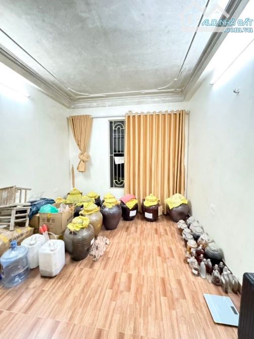 NHÀ ĐỊNH CÔNG ,DÂN XÂY,NGÕ NÔNG  THÔNG TỨ TUNG - ÔTÔ ĐO  CỬA THOÁNG TRƯỚC SAU -  OTO QUA N - 3