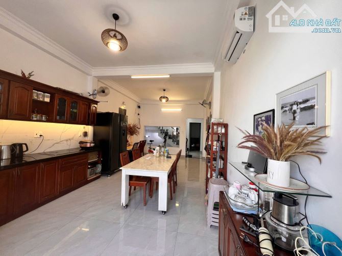 NHÀ 3 TẦNG MẶT TIỀN NGUYỄN THÁI BÌNH, QUẬN 1, KINH DOANH ĐỈNH, CHỈ 31 TỶ. - 3