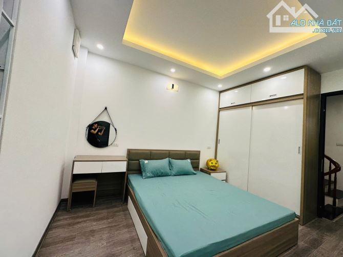 Duy nhất 1 căn - bán nhà mặt phố Nguyên Hồng - Đống Đa, 11,2 tỷ, 45m2, sổ chính chủ . - 3