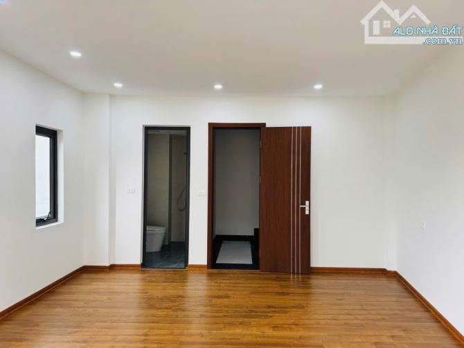 Bán nhà mới 5 tầng 36m2 hàng xóm Vincom giá 4.7 tỷ - 3
