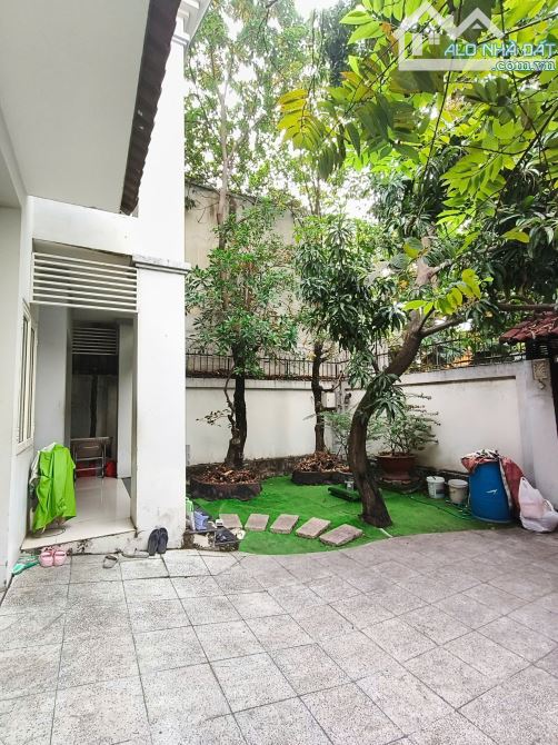 🏡 BIỆT THỰ KIỂU CHÂU ÂU 224M² – 2 LẦU MÁI THÁI – GIẢM 5 TỶ – QUẬN 7 💰 - 3