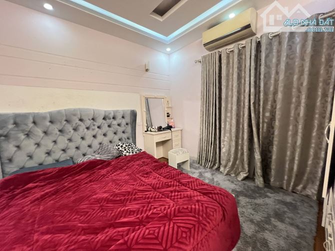 Bán nhà ngõ 565, ngách ba gác Lạc Long Quân Diện tích 35m2, 5 tầng, giá 9,2 tỷ - 3