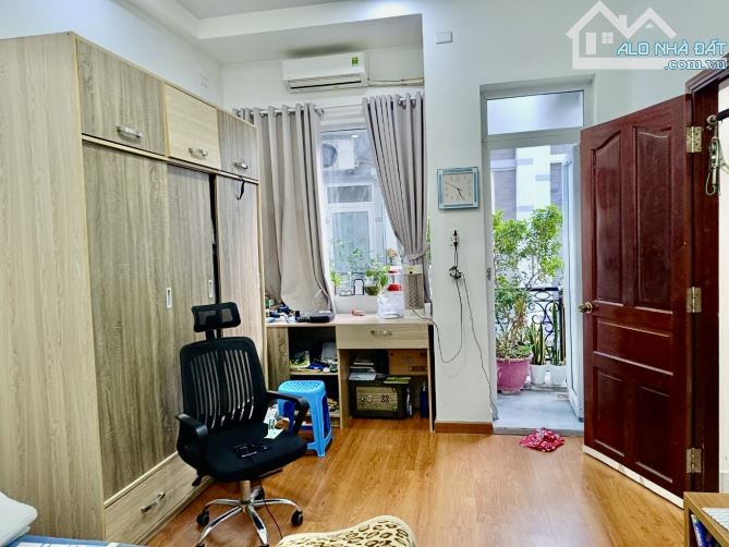 Nhà đẹp An Dương Vương quận 8 - 4 tầng - Ngang KHỦNG 9m - 4PN - 3