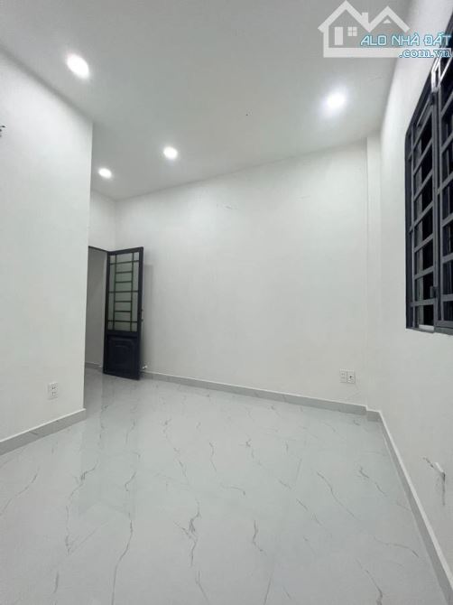 BÁN NHÀ MT NGUYỄN OANH P6 - TRỤC ĐƯỜNG CHÍNH GV - RA SÂN BAY TÂN SƠN NHẤT 20P - GẦN NGÃ TƯ - 3