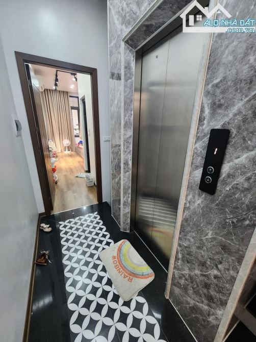Oto tránh, khu vip Yên Lạc, thang máy, nhà tự xây, sổ 60m2. Nội thất xịn xò. Giá 18.6 tỷ - 3