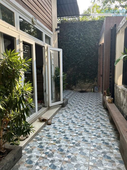 BÁN BIỆT THỰ MÁI THÁI - 182 M2 NGAY KHU LAVENDER CITY - 3
