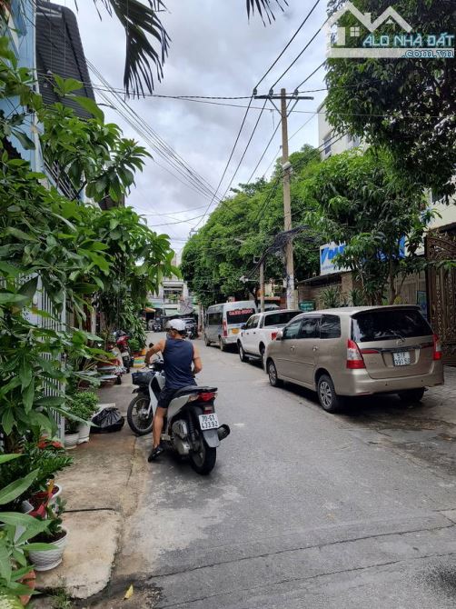 🚗 Gần Sân Bay – Mặt Tiền VIP – Nhà BTCT 5 Tầng – 4PN – Giá Mềm 10.25 Tỷ - 3