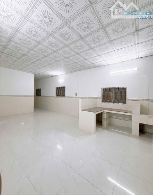 💥 840Tr sang sổ ngay căn nhà 130m2 ở Tân Hiệp,Hóc Môn có Sổ Hồng Riêng, nhà cấp 4 - 3