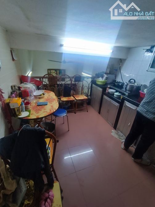 Cho thuê nhà Phố Giải Phóng 4 tầng x 30m2, 2 ngủ, 9 Triệu ở gđ, nhóm đi làm ít người - 3