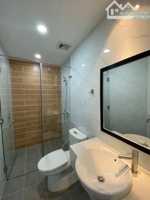 NGUYỄN THƯỢNG HIỀN P5 BT, 5TẦNG BTCT ,4X10 , NHÀ MỚI - 3
