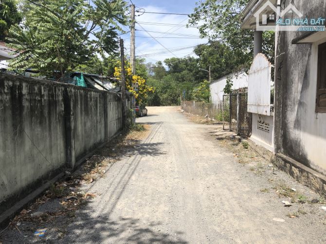 Bán đất 2 mặt tiền có nhà c4 nhỏ xinh ngay chợ Phước Hải, dt 200m2,có 110 thổ cư, giá 3tỹ - 3