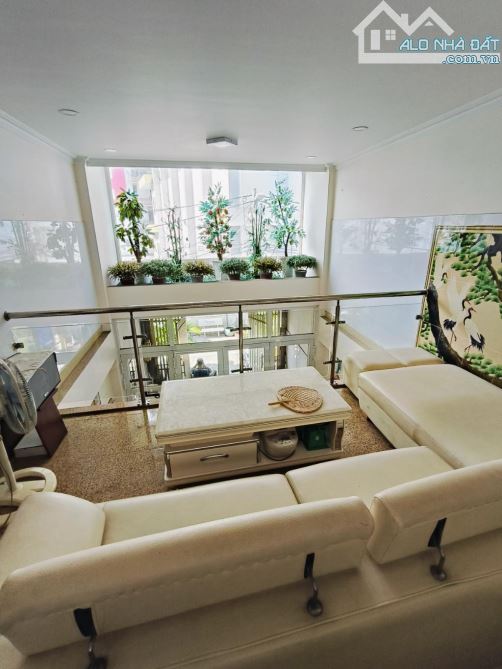Bán gấp nhà đẹp ở ngay mặt tiền kinh doanh Hồ Thành Biên, xe hơi ngủ nhà, 72m2, 6T, SHR. - 3