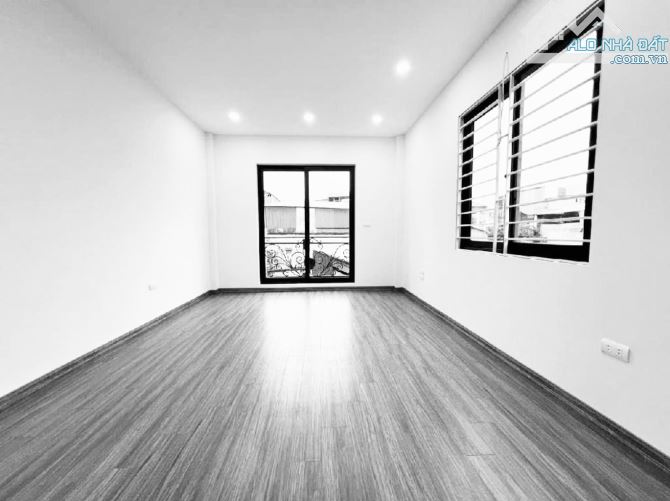 Bán Nhà xây độc lập 4T - 82m - Gần ngay Aeon Long Biên 8,9 tỉ - 3