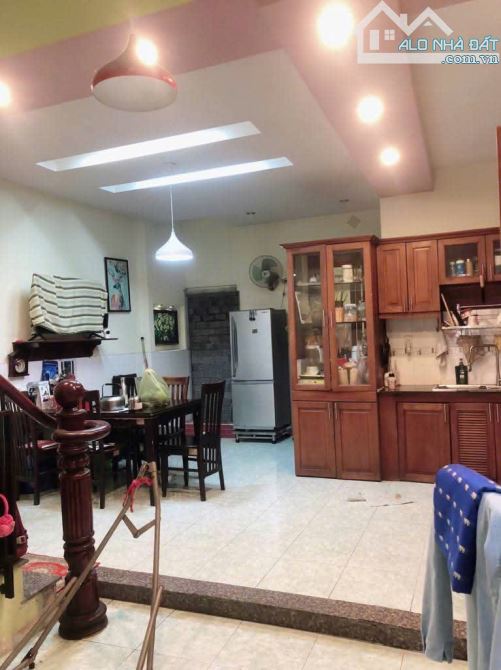 "Tổng giảm 1 tỷ giá chỉ 63tr/m2 105m2(5m5x19m) 3 tầng ngay Thống Nhất đường 4m5 kxd 5 tầng - 3
