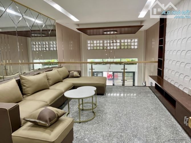 Chỉ 8,1 Tỷ - nhà Đẹp 6 Tầng, Full Nội Thất, HXH Thông, khu Phân Lô chợ An Nhơn - 3