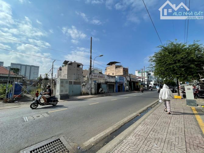 Mặt tiền  Phạm Thế Hiển, Phường 4, Quận 8 (Gần ngã ba Cao Lỗ) - 3