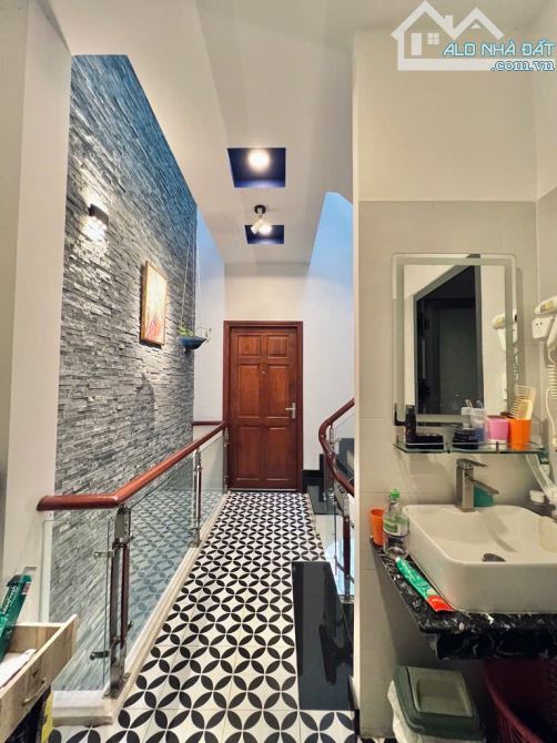 Bán nhà 3 tầng mới- đẹp Tây Lân, full nội thất, ô tô đỗ cửa –55m² - 4PN, , chỉ nhỉnh 4 tỷ - 3