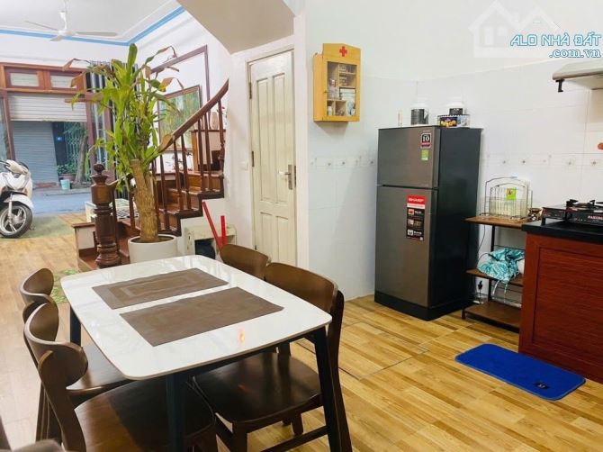 Nhà đẹp Dân Xây Tái Định Cư Giang Biên 42,5m mặt tiền 3,8m 4 tầng full nội thất 12 tỷ hiếm - 3