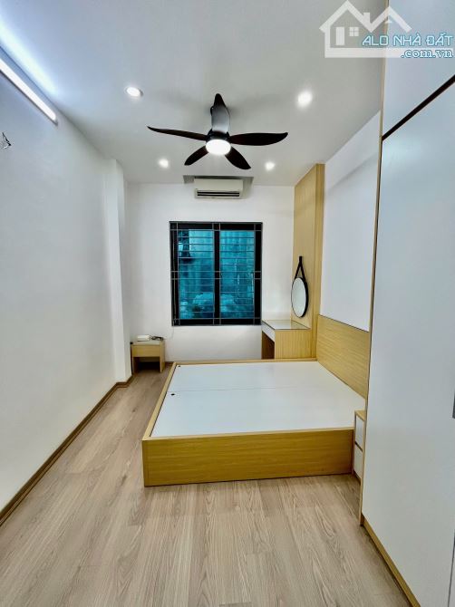 Bán Nhà Phố Định Công Thượng . DT 20m - 4 Tầng - Nhỉnh 2 Tỷ - 3