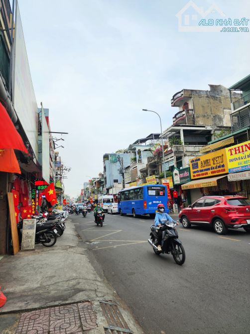 🏠🚘Ô TÔ ĐỖ CỬA - TÂN BÌNH GIÁP Q.10 - 3 TẦNG FULL NT 4.3m x 15m - GIẾNG TRỜI SÂN THƯỢNG - 3