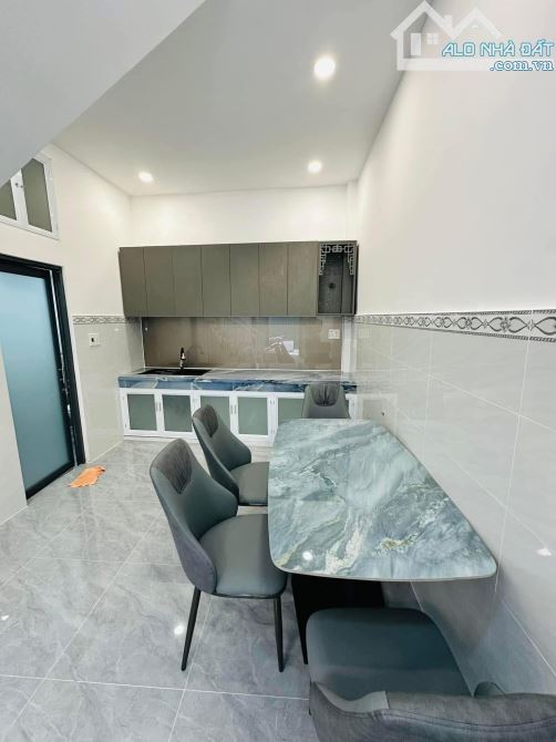 TÂN BÌNH, 40m2, Sát mặt tiền, trệt lầu, tặng nội thất, 3.x Tỷ - 3