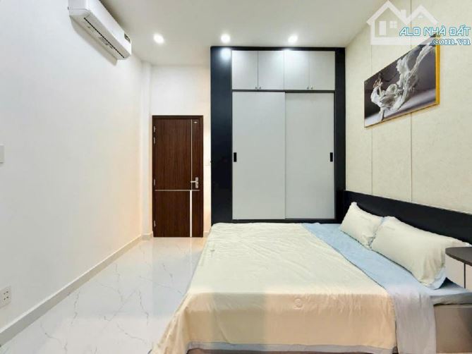 BÁN CĂN NHÀ TRÊN ĐƯỜNG QUANG TRUNG P10 GÒ VẤP NỞ HẬU 5,4M GIÁ 5,49 TỶ 3 TẦNG 4 PHÒNG NGỦ - 3