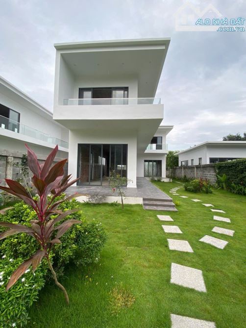 VILLA 1 TRỆT 1 LẦU MT NGUYỄN HUỆ - ĐẤT ĐỎ - BRVT - 3