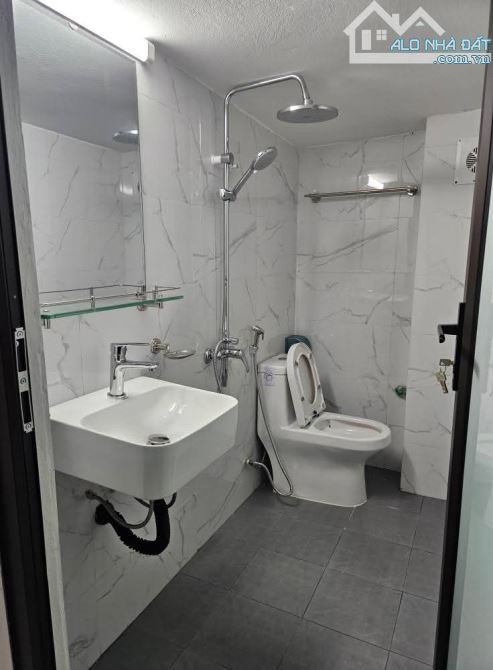 MẶT PHỐ PHAN ĐÌNH GIÓT LÀ KHÊ NHÀ ĐẸP Ô TÔ TRÁNH KINH DOANH SẦM UẤT 35m 7.8 TỶ - 2