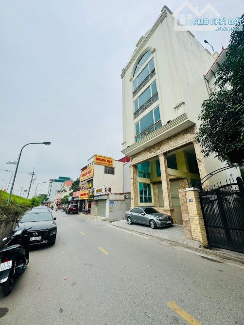 BÁN TOÀ VĂN PHÒNG MẶT PHỐ NGỌC THUỴ 240m2 - 8T THANG MÁY - MT 8.6m - 68 TỶ - LÔ GÓC - KD - 3