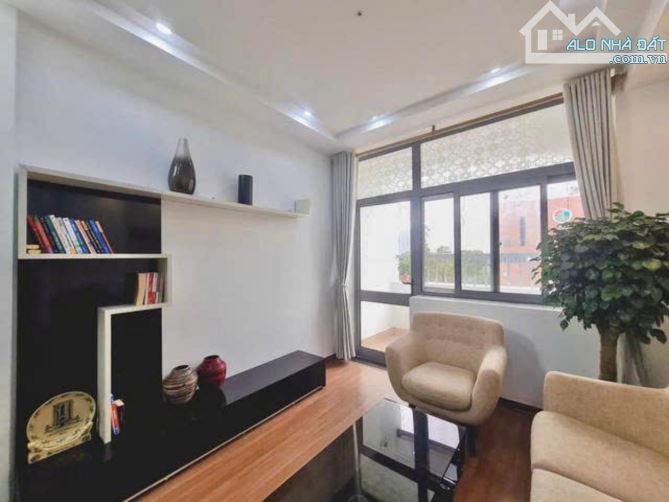 Bán 3 ngủ full nội thất CC VOV Mễ Trì thoáng mát, hàng xóm VINHOMES GREEN BAY - 4