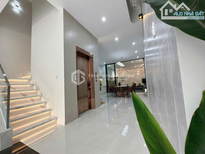 BÁN NHÀ 1 TRỆT 3 LẦU MỚI XÂY ĐẸP LUNG LINH CÓ THANG MÁY HỒ BƠI 30M MẶT TIỀN THÁI VĂN LUNG - 4