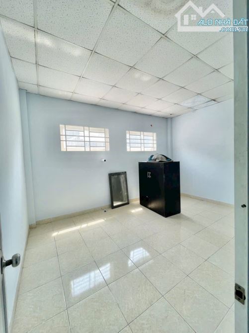 Bán Nhà Hẻm xe hơi Gần Bệnh Viện Dĩ An , Nhà Gác Lửng 2 Phòng ngủ - 4