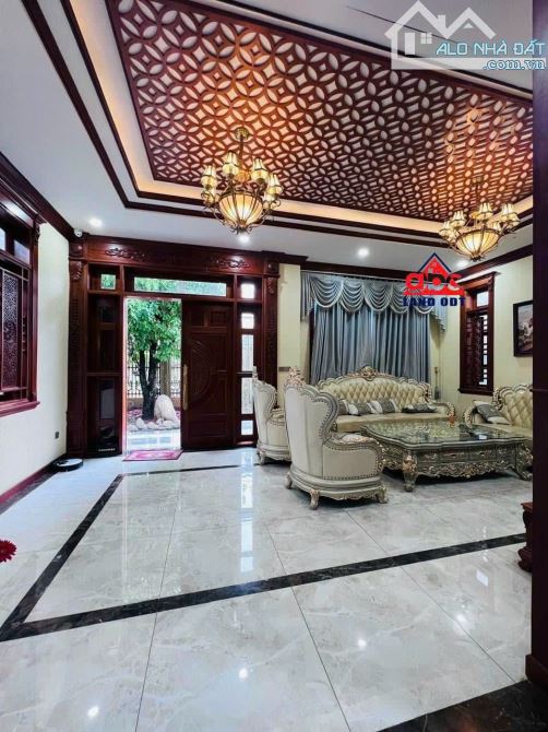 Cần Bán Gấp Biệt Thự Ngang 10M ngay khu biệt thự ngay Chợ Trại Bò P. Long Bình - 4