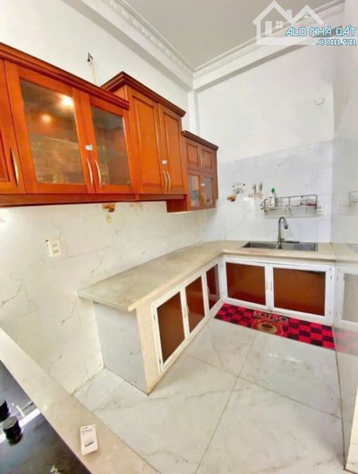 Cho thuê nhà 4 tầng - Lạc Long Quân - Ni Sư Huỳnh Liên - P10 - 5PN - 4WC - 16tr/tháng - 4
