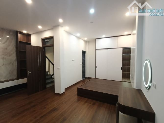 10.8 tỷ, Nhà đẹp full nội thất, 50m ra Phố Lạc Long Quân, 48m2 đất, 5 ngủ, dân trí - 4