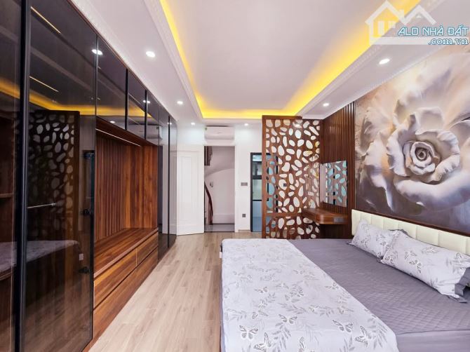 Nhà đẹp full nội thất mới ngõ 235 Yên Hoà, gần Phố, phân lô, ngõ thoáng. Giá 7.95 tỷ - 4