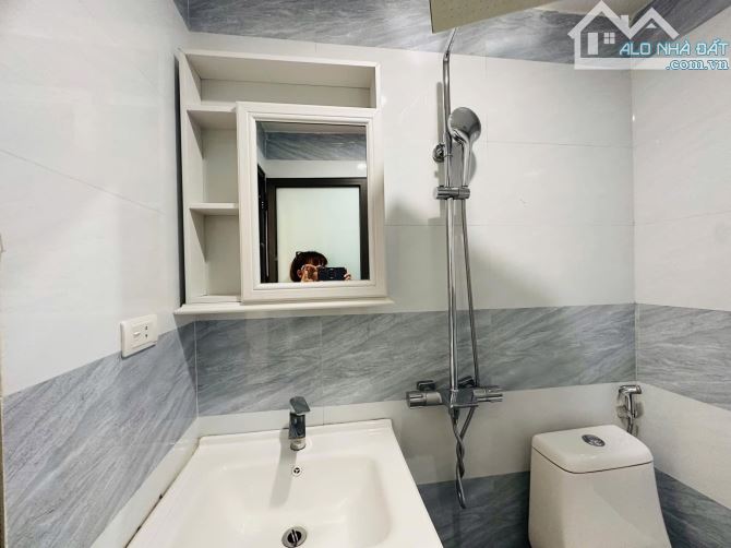Duy nhất 1 căn - bán nhà mặt phố Nguyên Hồng - Đống Đa, 11,2 tỷ, 45m2, sổ chính chủ . - 4