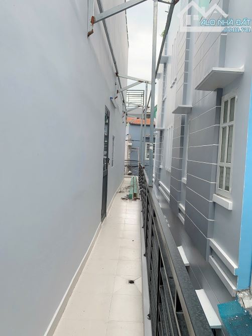 Bán nhà gần nhà ga T3, phường 13, tân bình. Kinh doanh hay ở đều được. Hai mặt tiền thoáng - 4