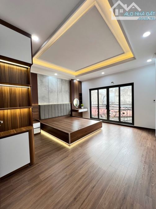 PHÂN LÔ NÉT - NGÕ THÔNG CÁC NGẢ - Ô TÔ ĐỖ CỬA - NHÀ ĐẸP DÂN XÂY - NGUYỄN TRÃI - 19 TỶ - 4