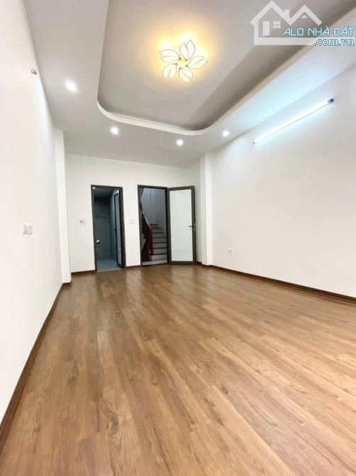 Bán Gấp Nhà Phố Cầu Cốc, Tây Mỗ, Hàng Xóm Vinsmartcity, 35m, 5T, 5.5 Tỷ, Ô Tô 10M - 4