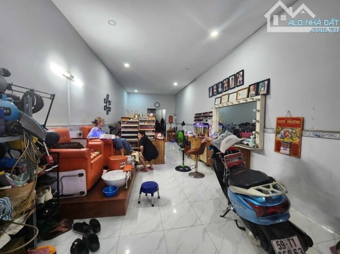 Bán nhà mặt tiền Quận 8 - Kinh doanh đa nghề - 1 tầng 4,1x20m - đường 5m - Chỉ 57tr/m2 - 4